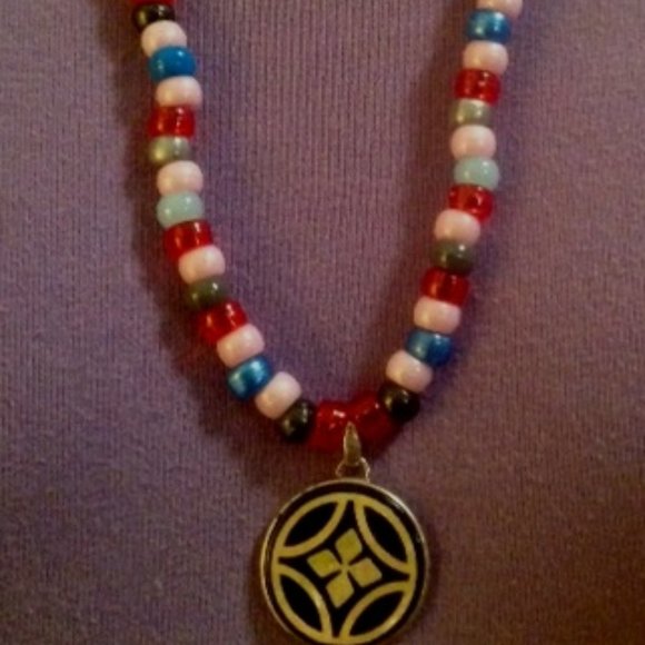 Asian Countryside Beaded Pendant Necklace - Picture 4 of 4